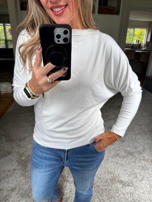 ✨ UNIVERSALLY FLATTERING Batwing Sleeve Tops just $11.99 this morning! Four color options, sizes S-2XL.