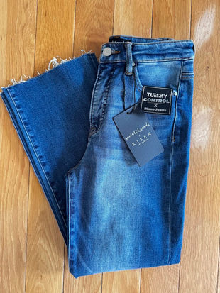 This NEVER HAPPENS!!!  FORTY % OFF Sitewide over at Social Threads. This is where I purchase my FAVORITE Risen Jeans!!!!  HURRY... This is a 1 Day S A L E 💃  💃  💃 Use code FINALGIFT at checkout.