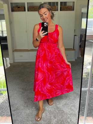 🌺🌼 This Floral Boho Ruffle Sleeveless Dress is SO FLATTERING!!! Marked down + use code XSD4S5S9 at checkout