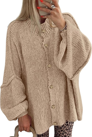 Friends, I didn't know this level of softness existed!! This cardi feels like a BIG WARM HUG 🤗 It's H U G E, so consider sizing down; these run large.