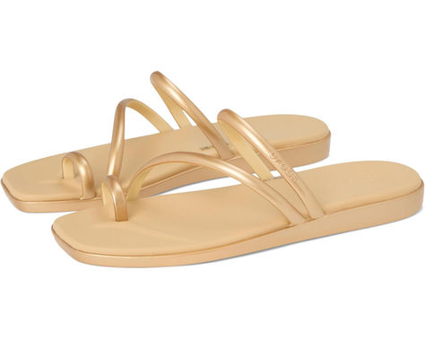 🚨 VIRAL CROCS ALERT 🚨 (and I’m seeing MARKDOWNS 👀)These strappy Crocs sandals are going CRAZY right now… and word on the street is they are INSANELY comfortable 🤯