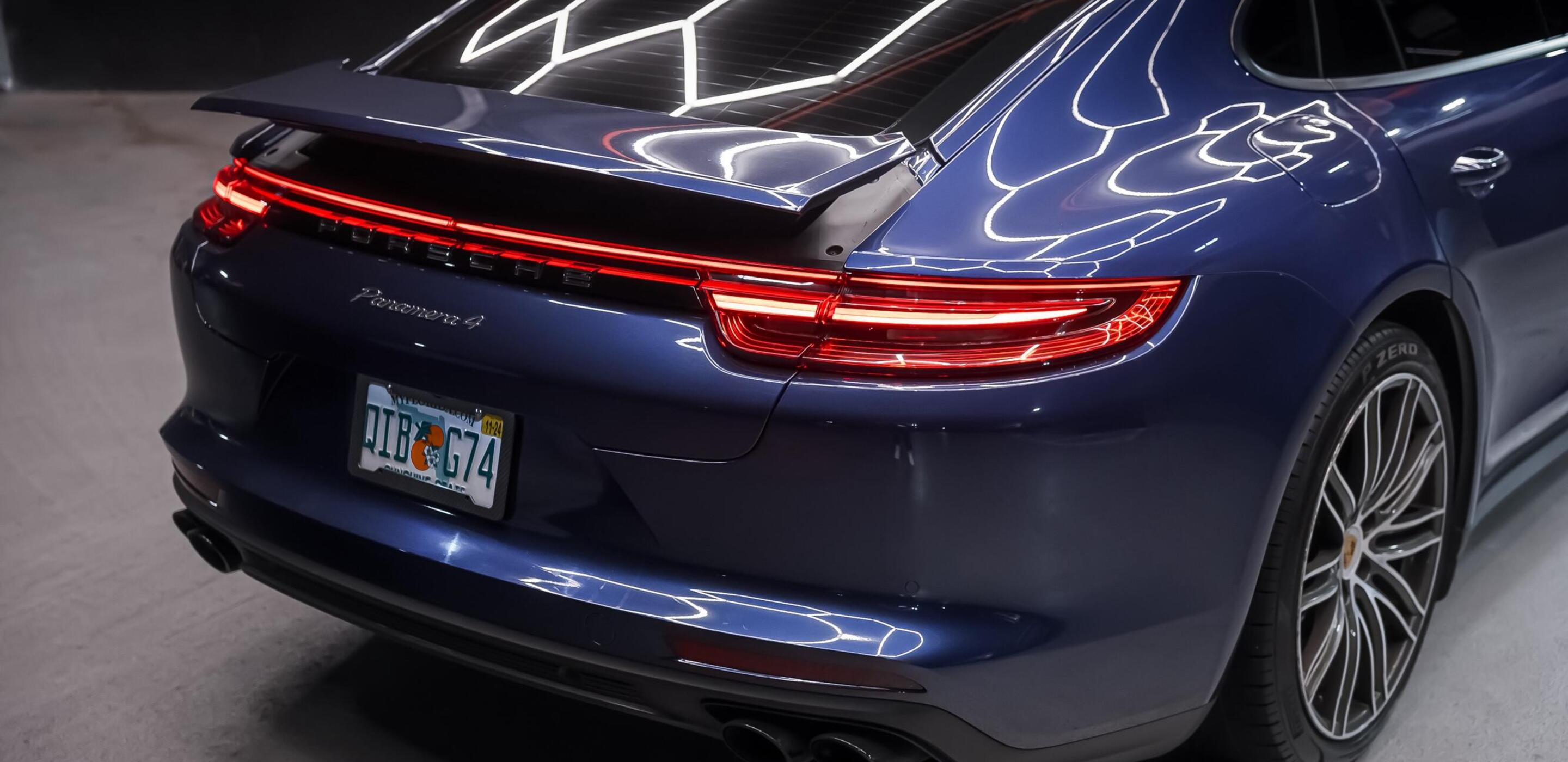 2020 Porsche Panamera, view 2