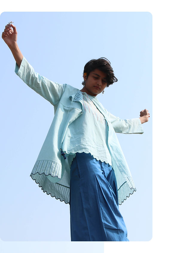 LOOK BOOK BLUE POTTERY39.jpg