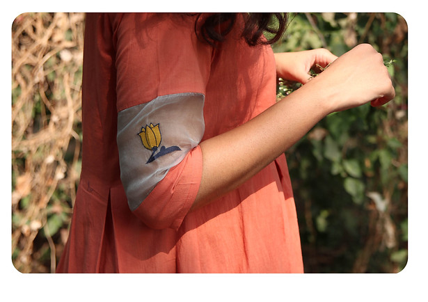 LOOK BOOK BLUE POTTERY21.jpg