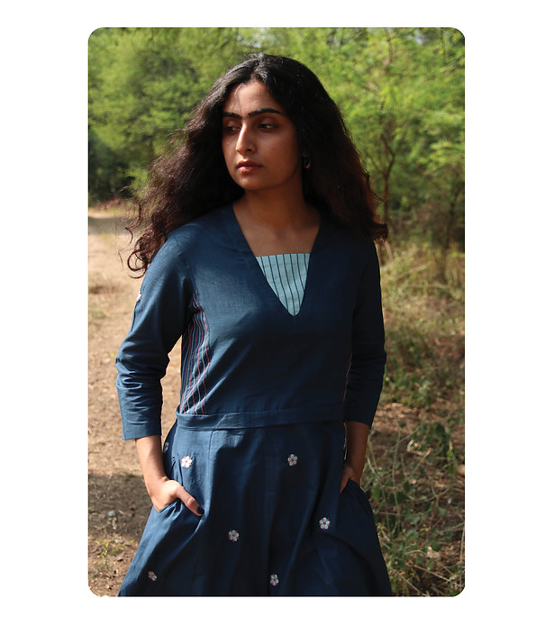 LOOK BOOK BLUE POTTERY55.jpg