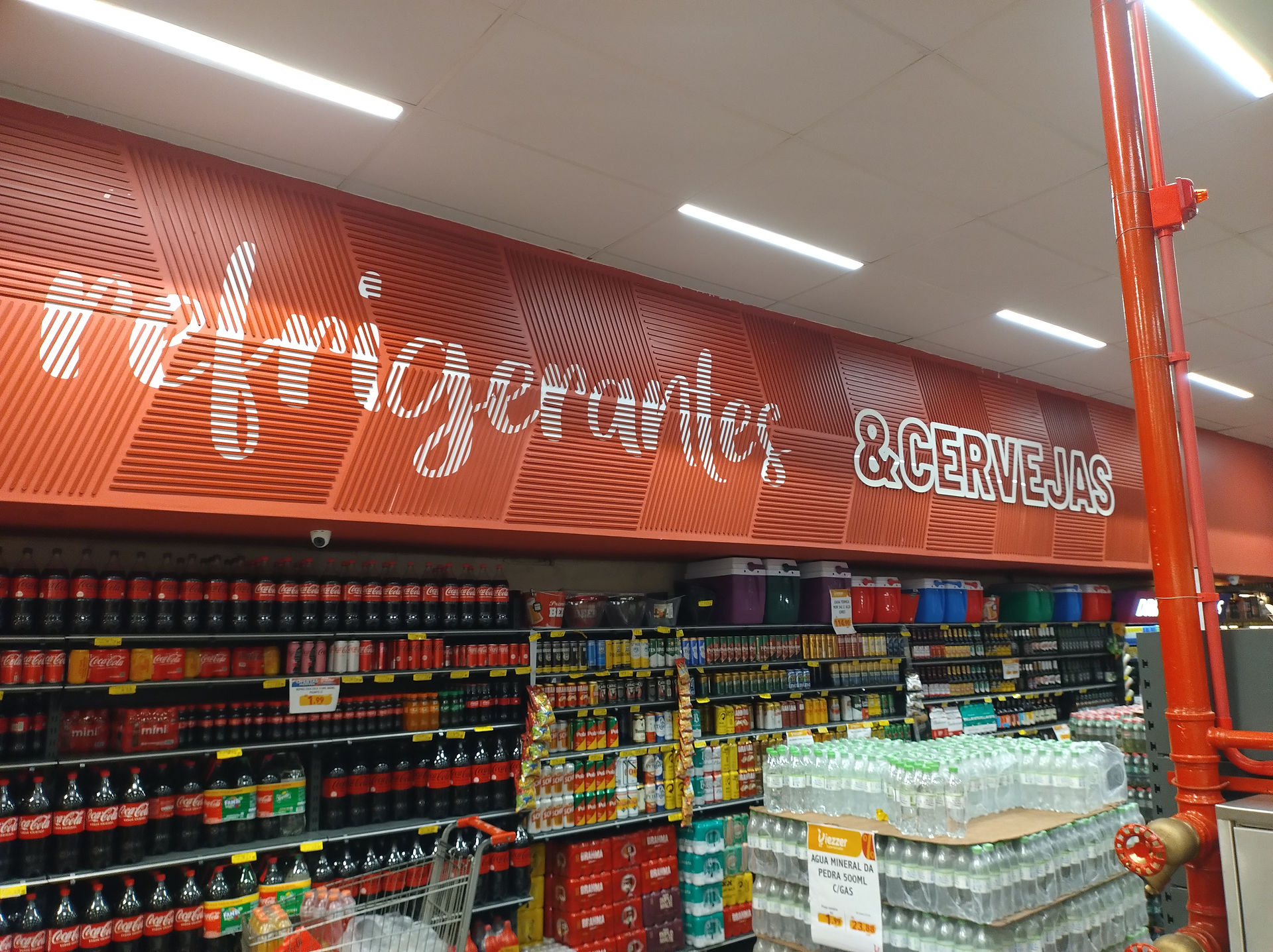 refrigerantes na prateleira