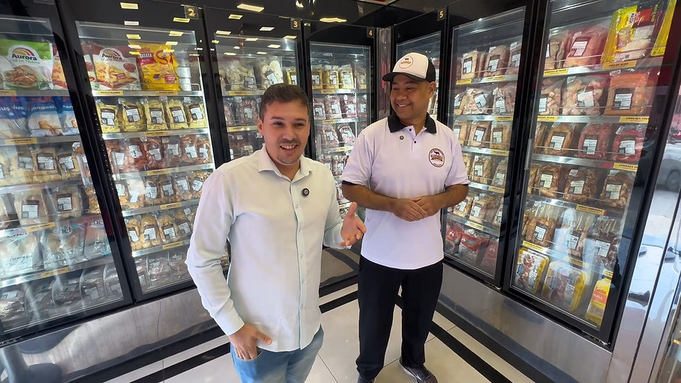 Felipe Silva conversa com o Edson Chagas, proprietário da Casa de Carnes Baronesa