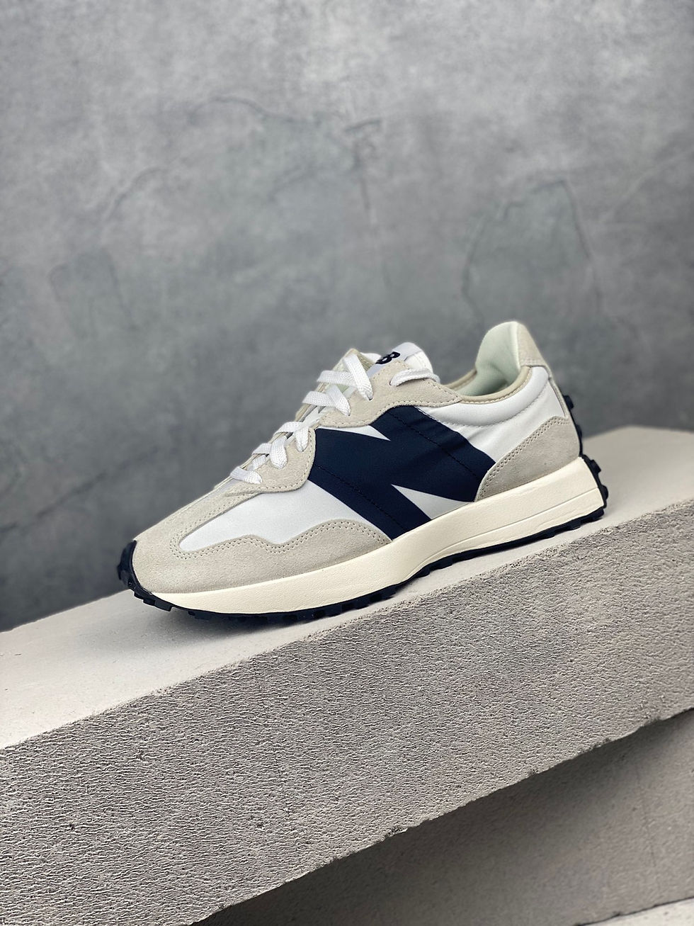 縮圖：New Balance 327 Sea Salt Black MS327FE