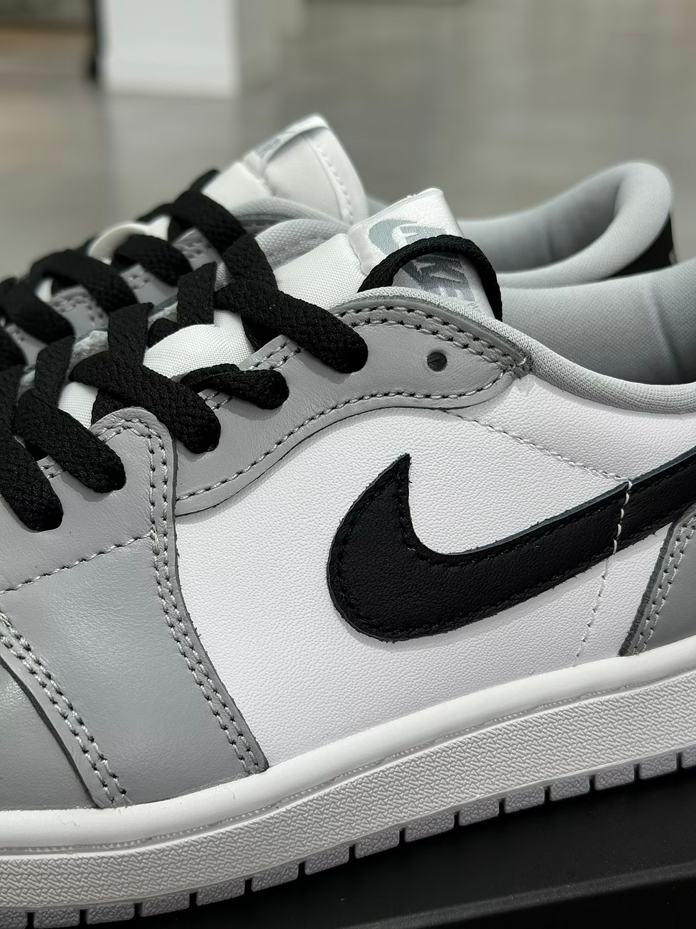 縮圖：Nike Jordan 1 Retro Low OG Barons CZ0790-110