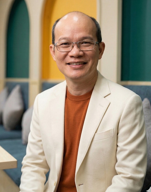 Mr Lee GS Portrait 3_edited.jpg