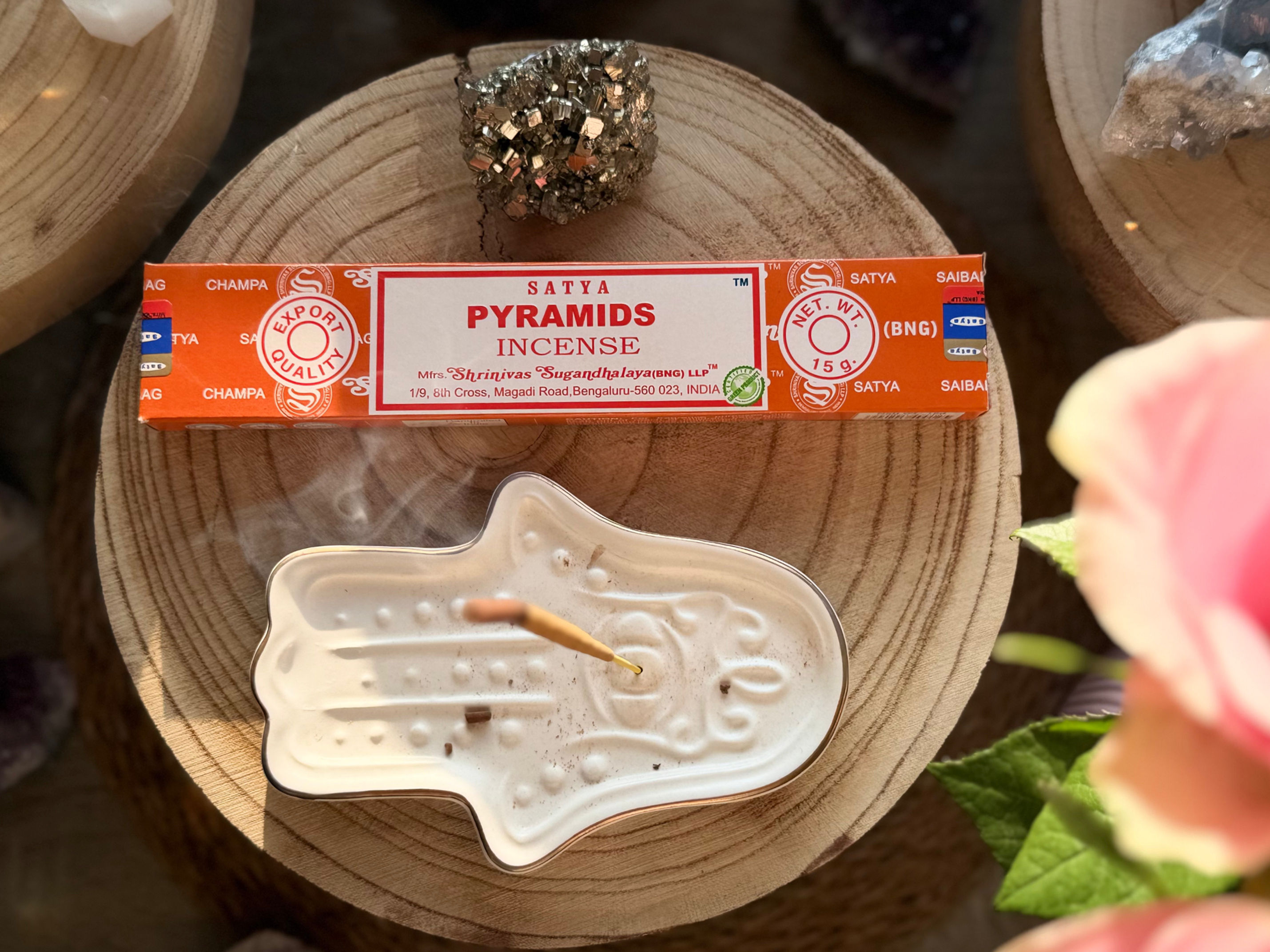 Piramide Dišeče palčke proizvajalca Satya
