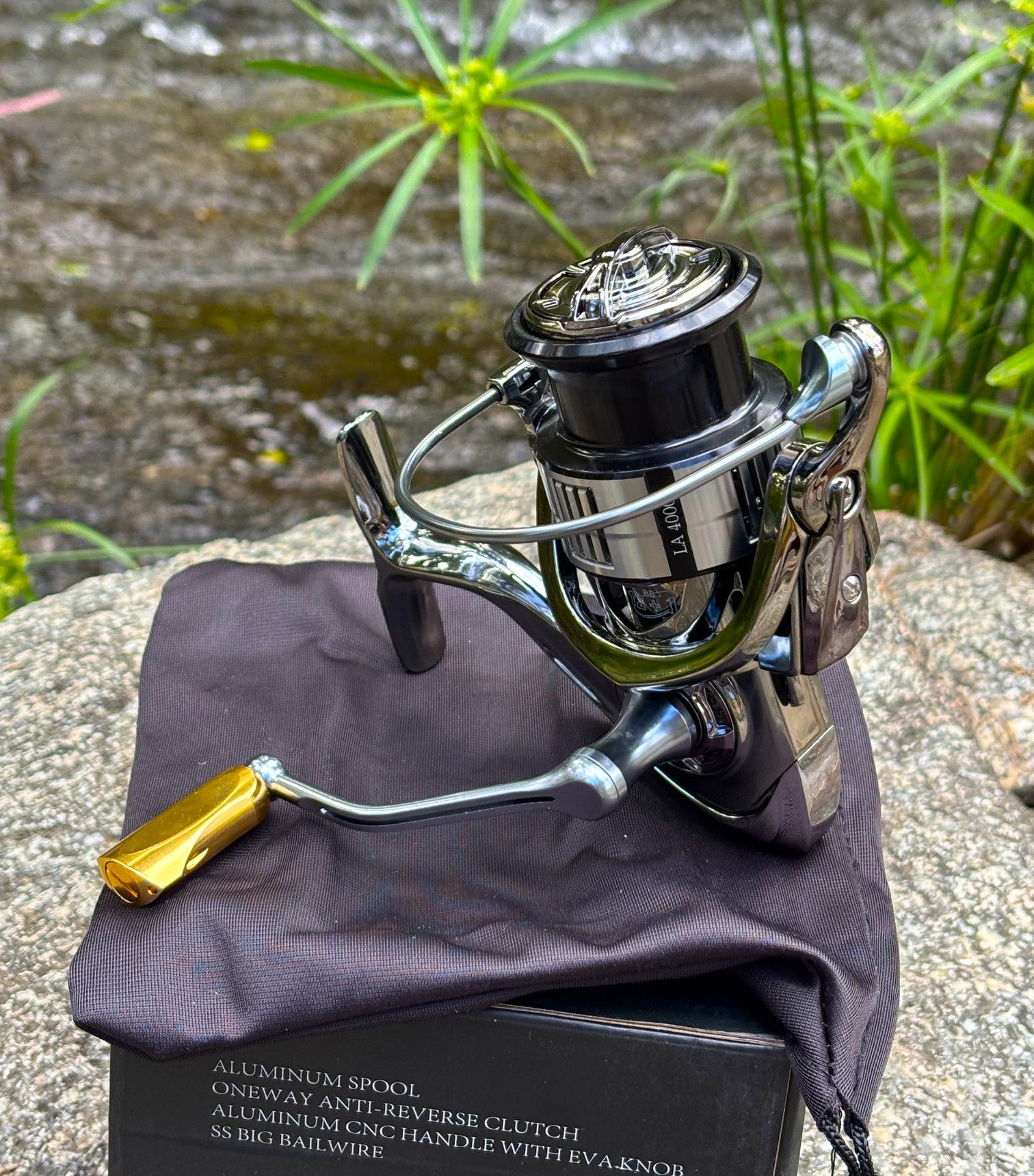 LA4000 Carbon Fibre Spin Reel