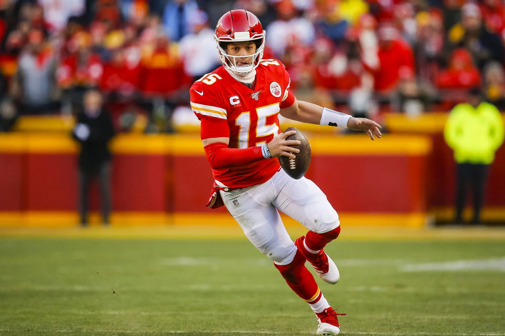 Patrick Mahomes Signs 10 Year Extension