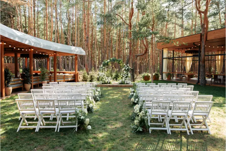 Outdoor vs Indoor Wedding Venues: Pros and Cons for Sri Lankan Weather