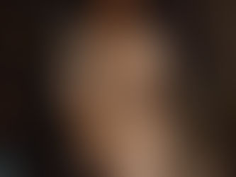 Graceful sri lankan wedding bride in a Kandyan saree, adorned with traditional gold jewelry and pearls, radiating elegance and charm