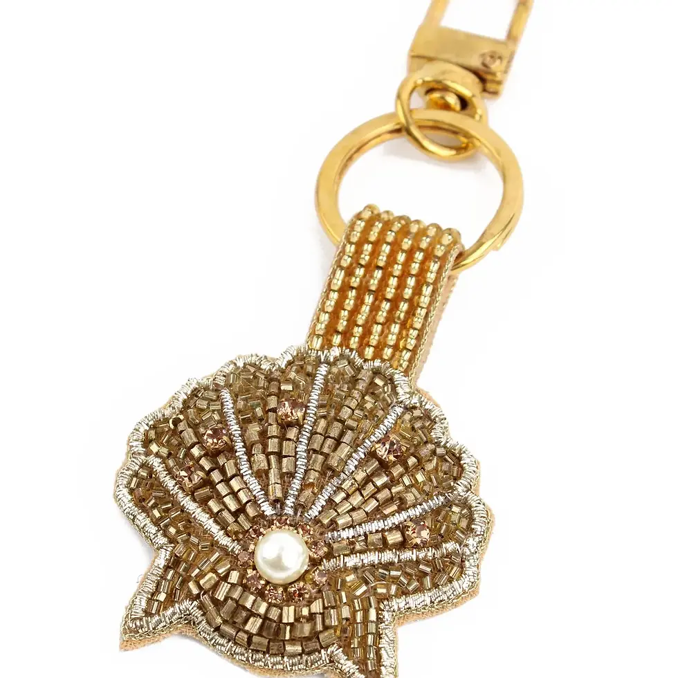 GOLD SHELL KEYRING CHARM