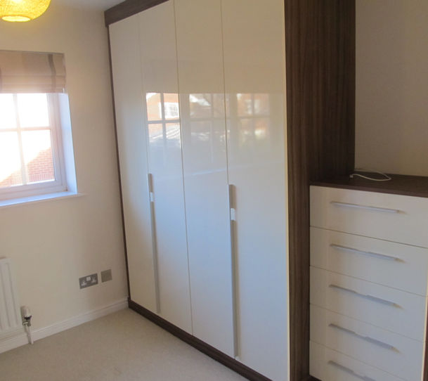 Bedroom 2 wardrobes.JPG