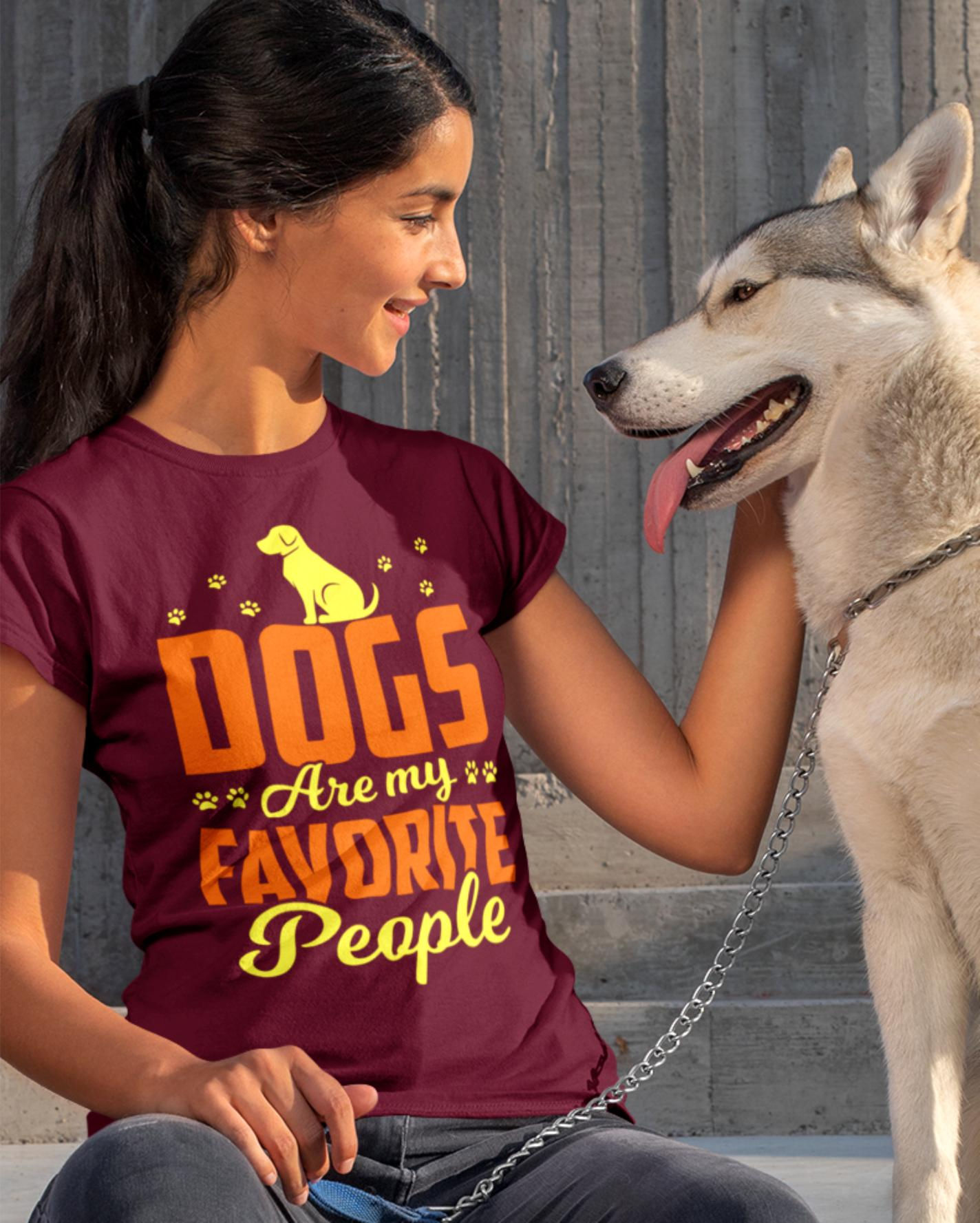 Dogs are My Favourite People T-shirt in Maroon