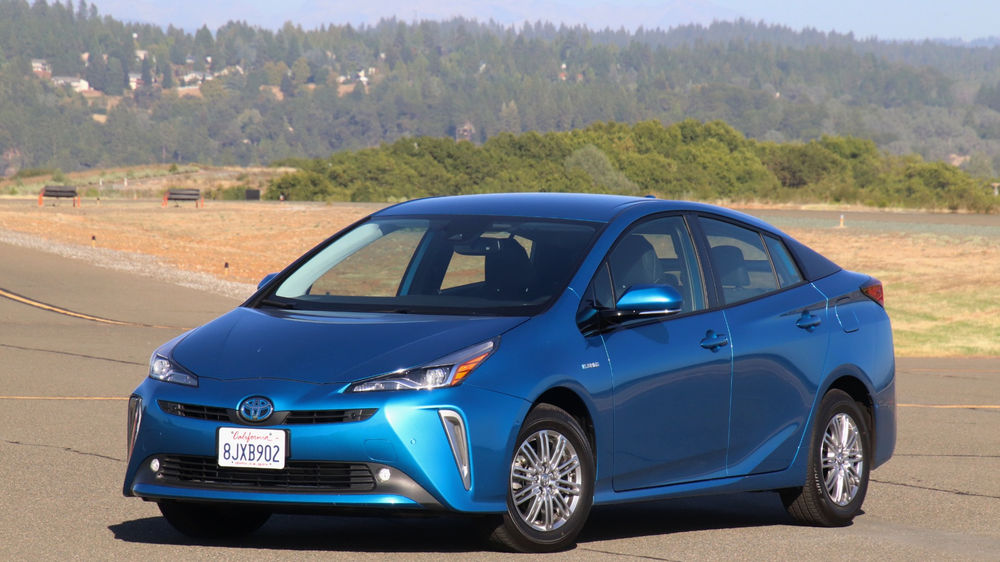 Review Toyota Prius XLE AWDe The Road Beat
