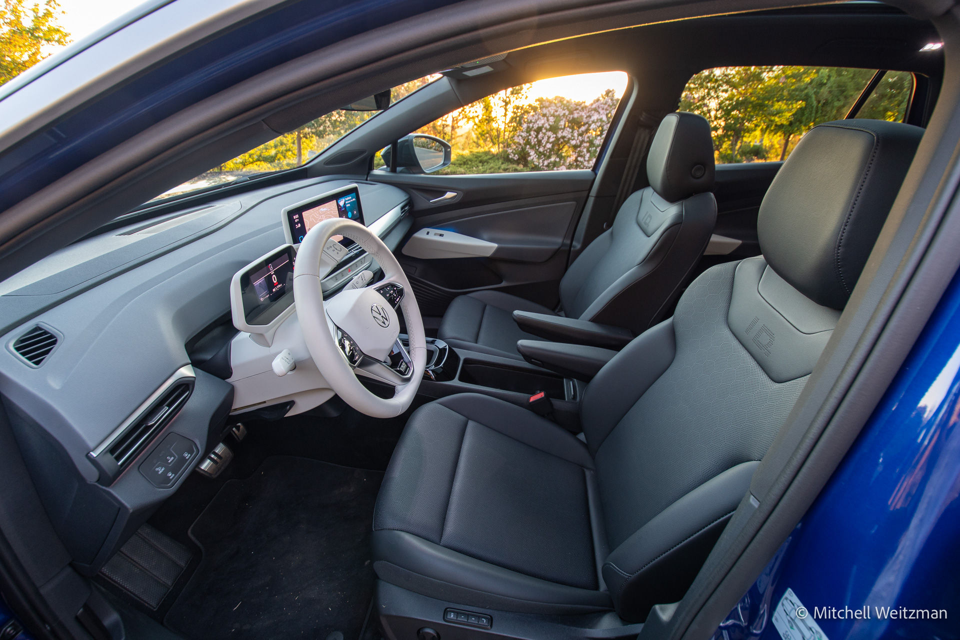 Volkswagen ID4 interior image