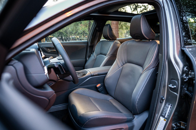 Toyota Crown platinum hybrid max front seats