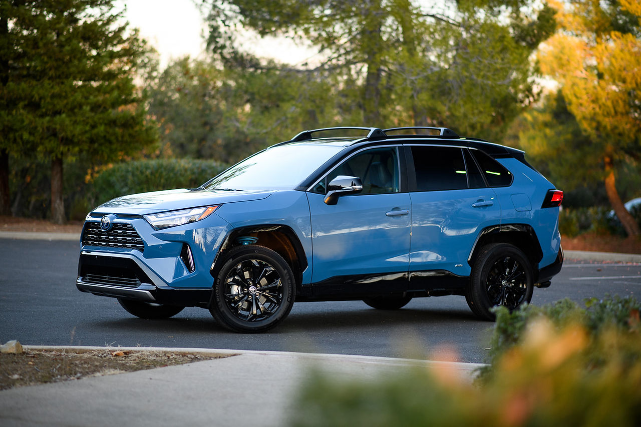 2023 Toyota RAV4 Hybrid XSE exterior