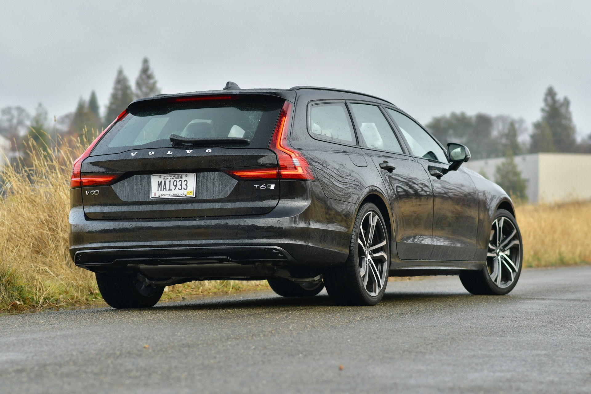 2021 Volvo V90 T6 R-Design exterior