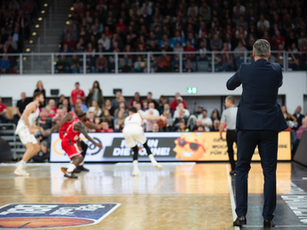 HEAD COACH