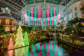 Charlie Brown, The Griswolds, and Three Million Christmas Lights: An Opryland Christmas Adventure