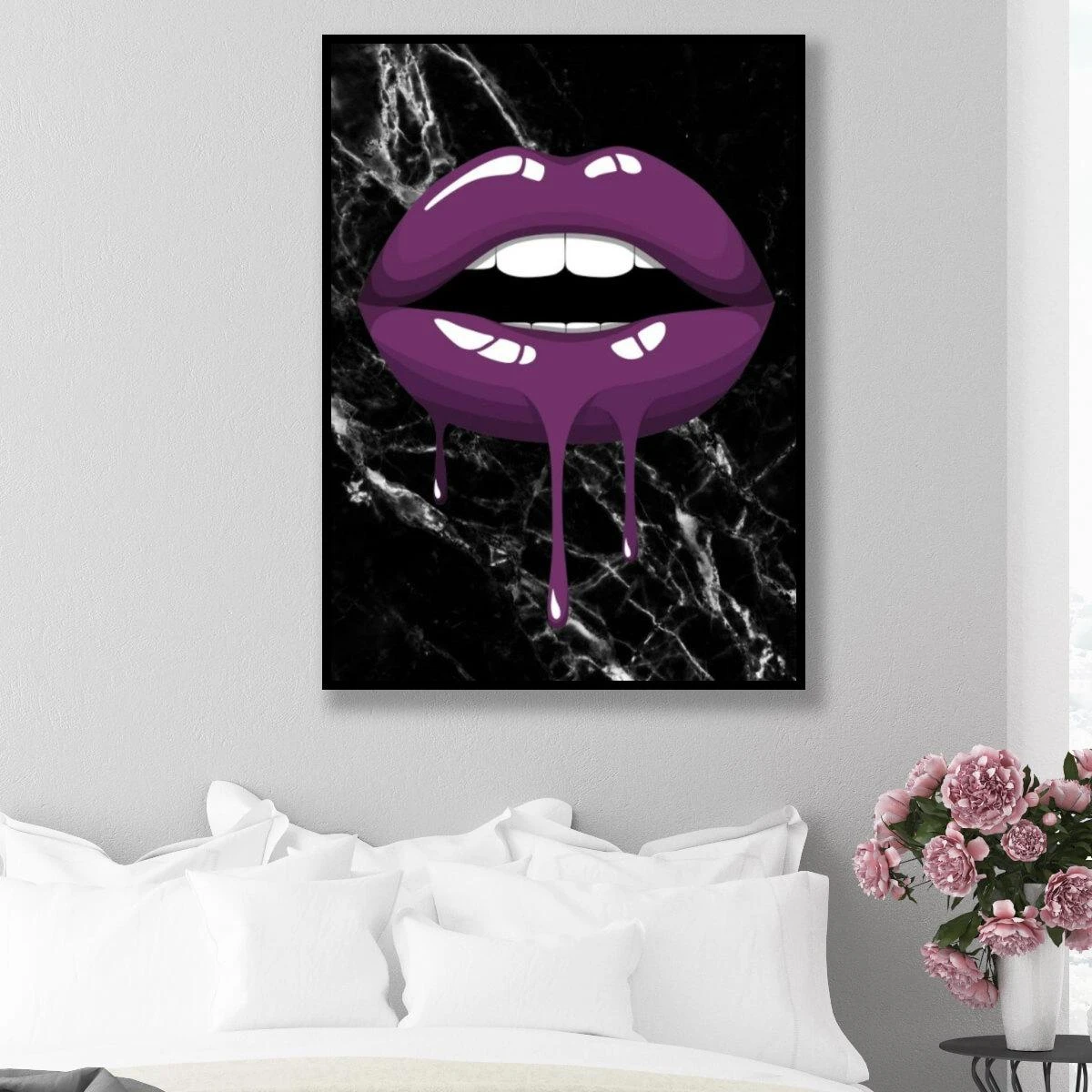 שפתיים בסגול תמונה שפתיים לחדר שינה או חנות אופנה על זכוכית או קנבס דגם DL-377952