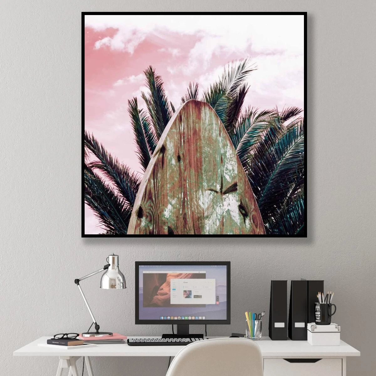 גלשן על רקע שמיים - תמונה לגולשים לתליה בחדר שינה או חדר נערים הדפסה על קנבס או זכוכית דגם 3728263