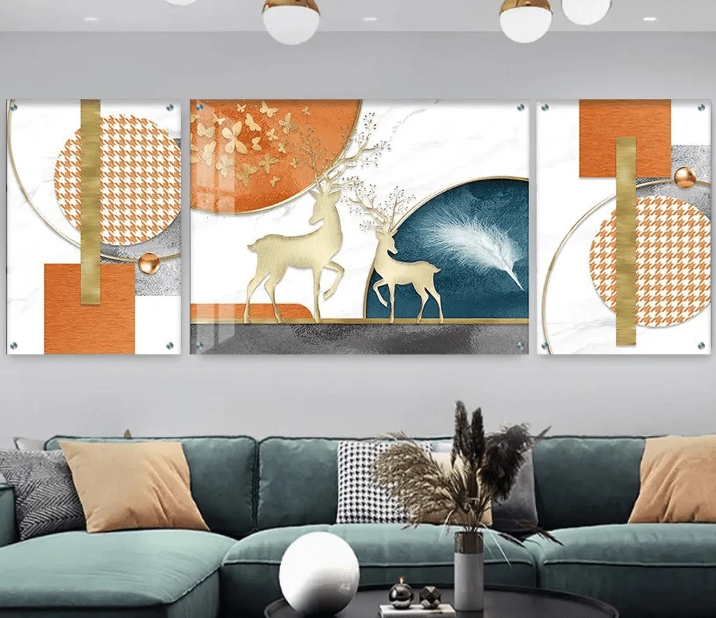 טרנדי: 3 תמונות זכוכית איילי הזהב בגווני כתום, אפור, כחול לפינת אוכל - דגם g24159701