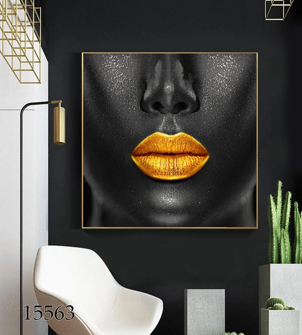 GOLD LIPS תמונה של שפתיים על קנבס מרובעת לחדר שינה בגווני שחור זהב דגם 15563