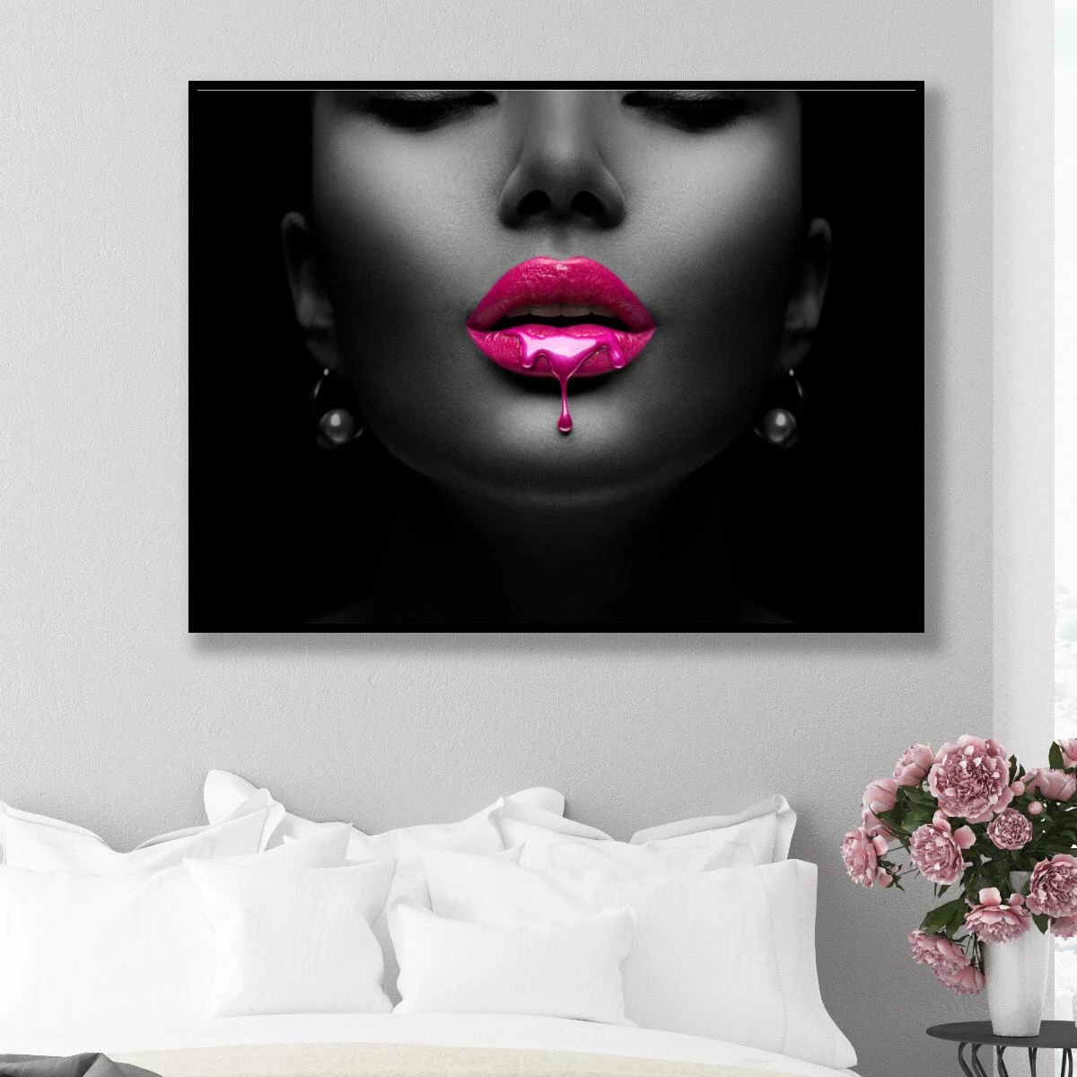 תמונה של אישה עם שפתיים ורודות - תמונת קנבס או זכוכית למשרדי אופנה או חדר שינה דגם 3728162
