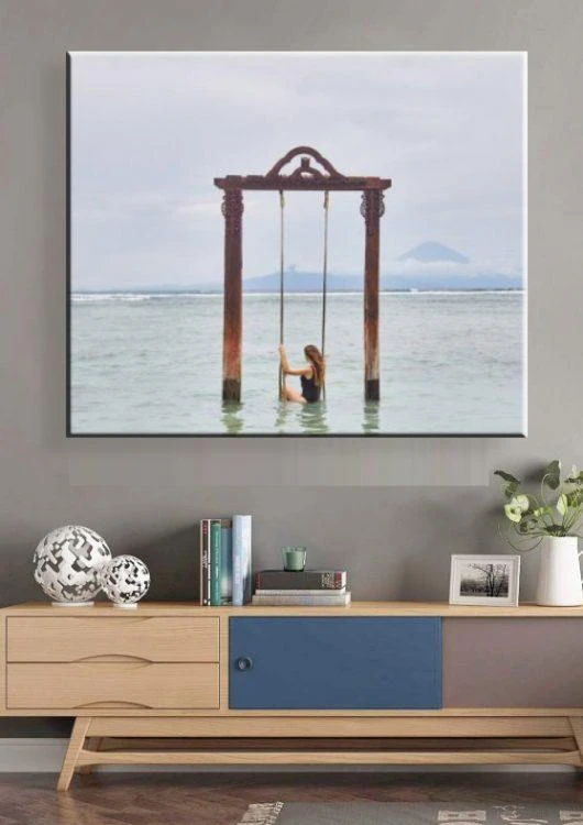 אישה בלב ים מודפס על קנבס - 5 גדלים לבחירה