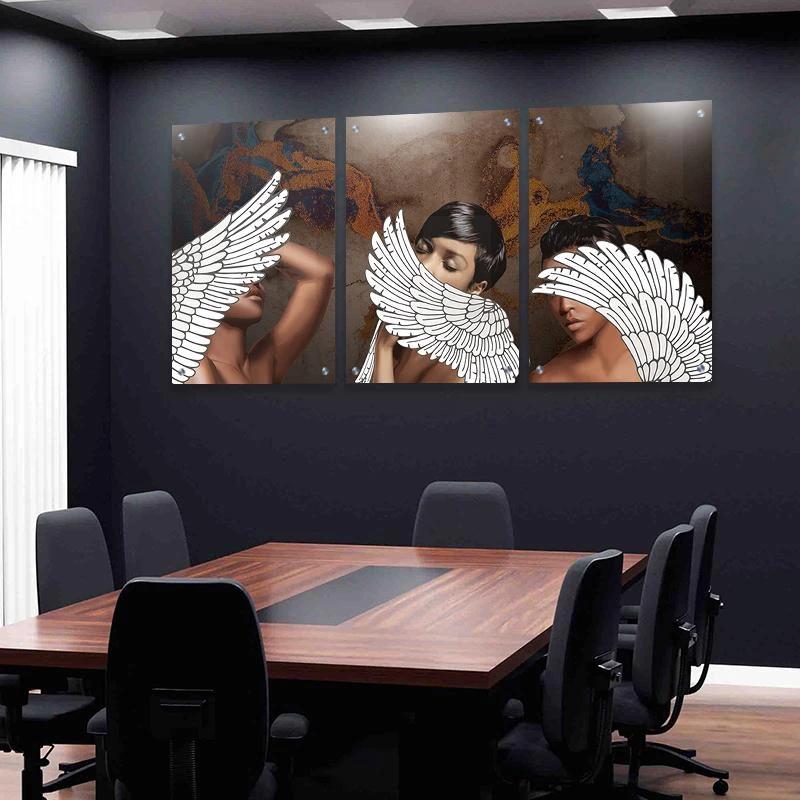 תמונות מחולקות  נוצות ואפריקאיות בגודל 40X60*3 ס"מ, 60X80*3 ס"מ  עיצוב בנושא דמויות ואנשים,  מגיע בקנבס ומסגרת לבנה, זכוכית ומנטים כסופים - דגם 135234