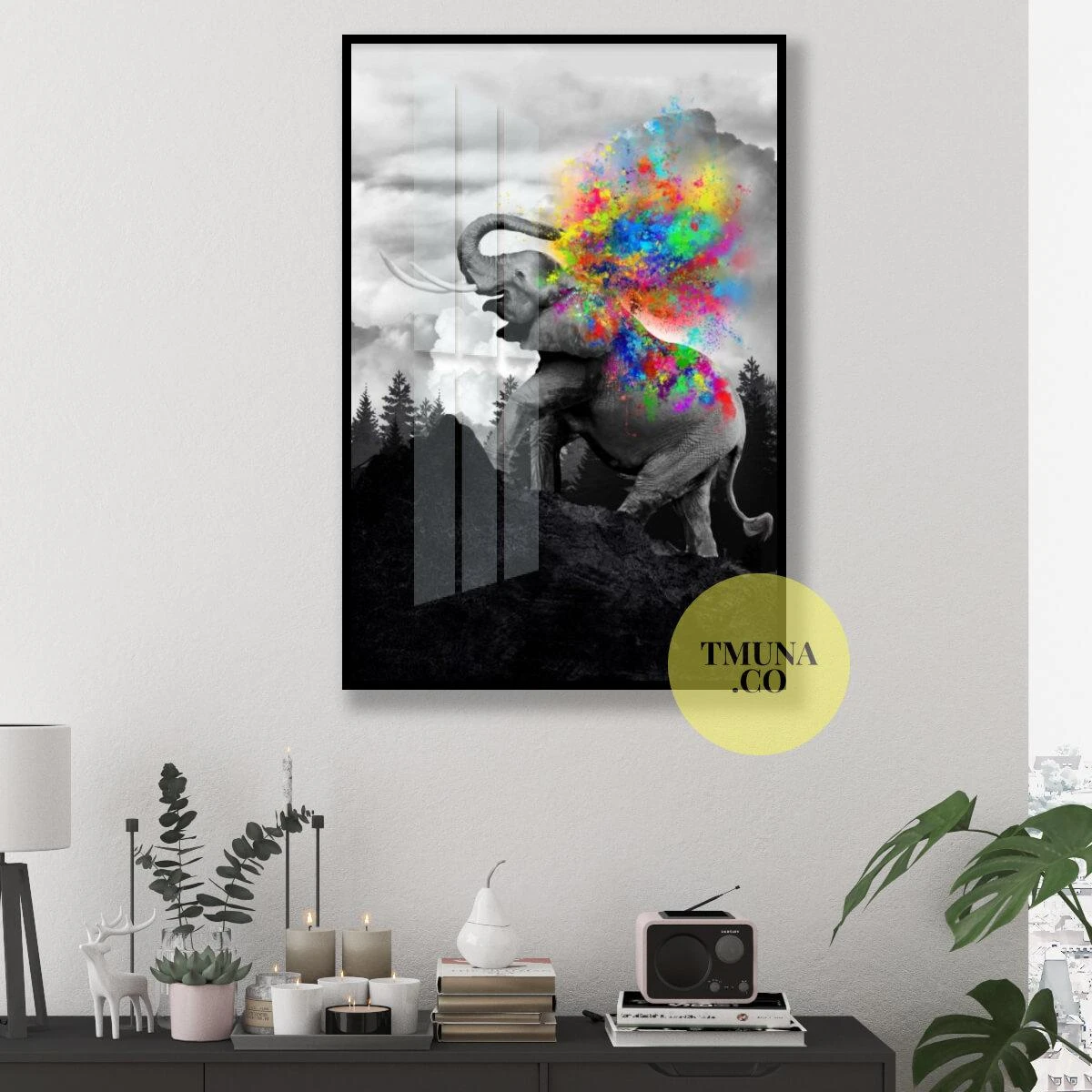 הפיל היצירתי - הדפס של תמונה אפורה עם זריקות צבע צבעוניות על קנבס או זכוכית למשרד או לבית דגם 134934