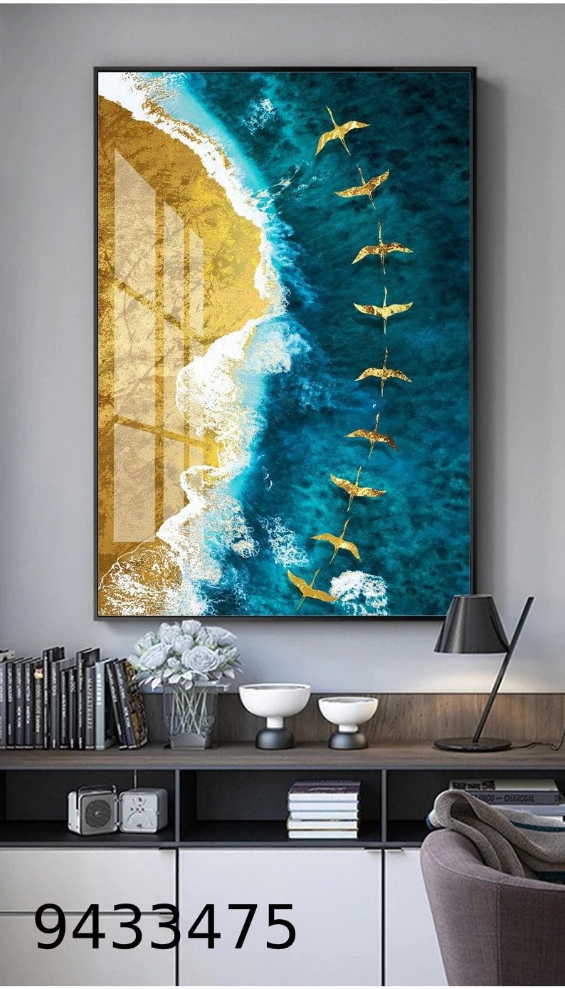 תמונה של חוף ים על זכוכית לסלון למשרד 'סנוניות בזהב מעל פני הים' | תמונות נוף דגם 9433475