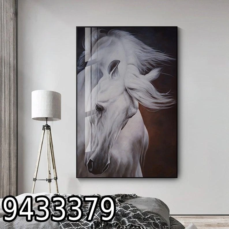 תמונת קנבס לחדר שינה - תמונה יפה של סוס החלומות הלבן דגם 9433379