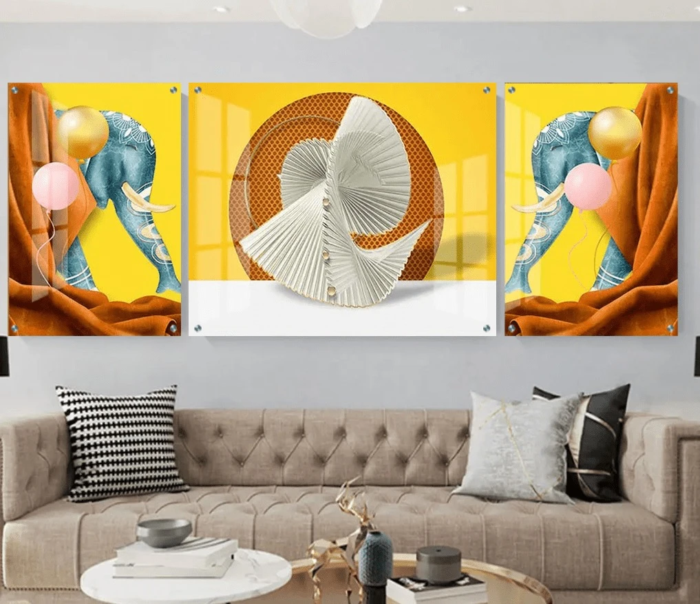 טרנדי: 3 תמונות זכוכית פילים על רקע צהוב בגווני צהוב, כחול, אפור לחדר שינה - דגם g24025168