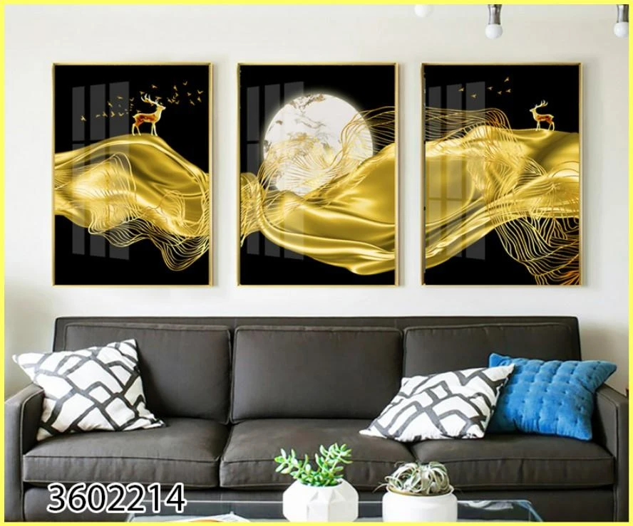תמונות לסלון עולם המשי בזהב שלשת תמונות זכוכית יוקרתיות מתאים גם ללובי בניין דגם 3602214