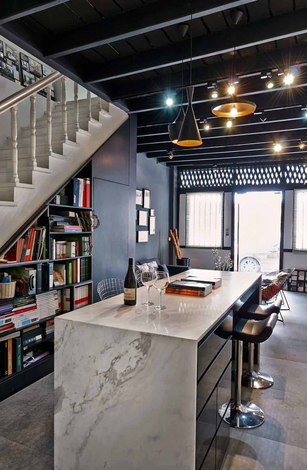 A contemporary fit-out sensitively layered within a heritage building.