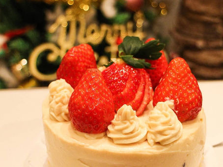 クリスマスケーキのご予約を承っております。