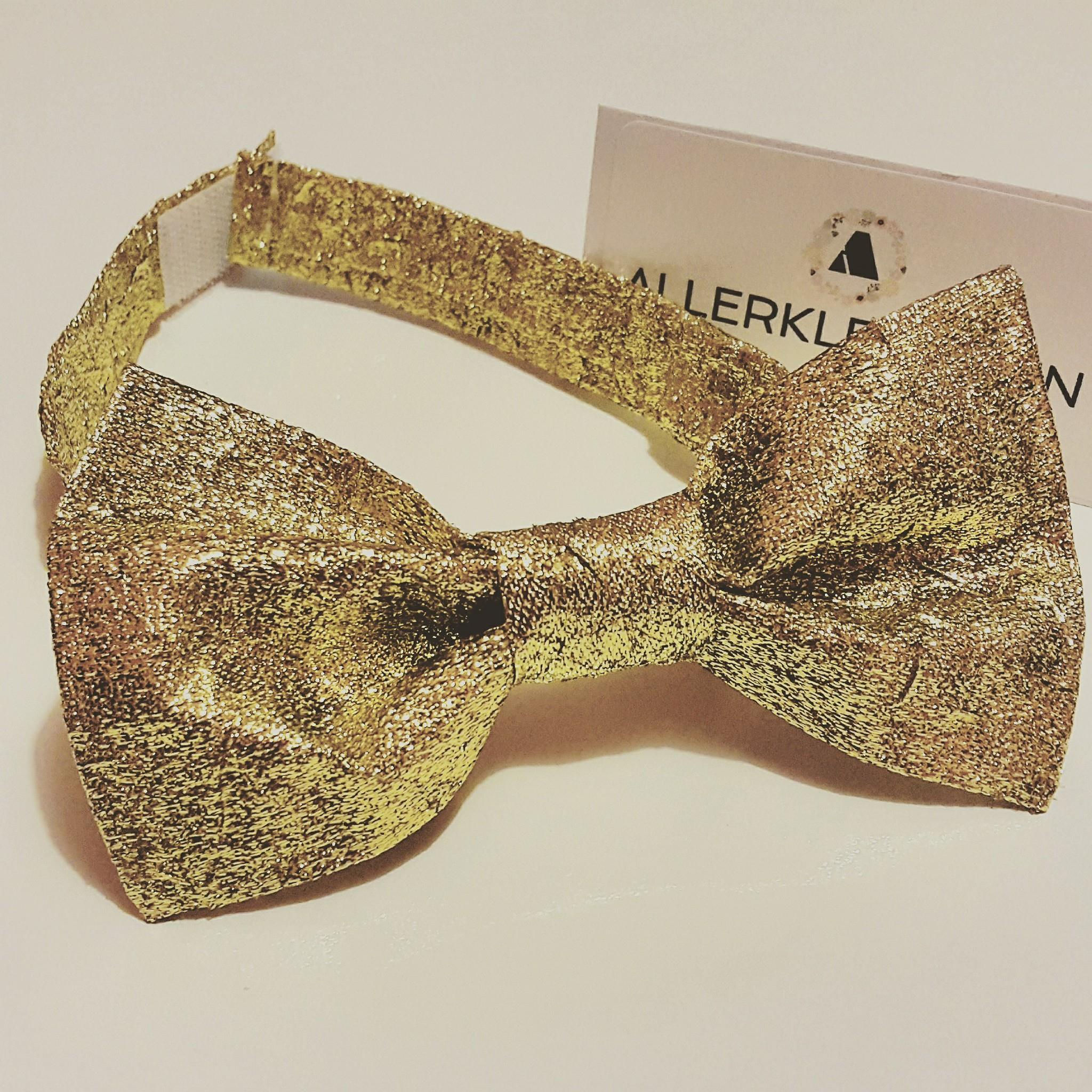Metallic Gold Bow Tie