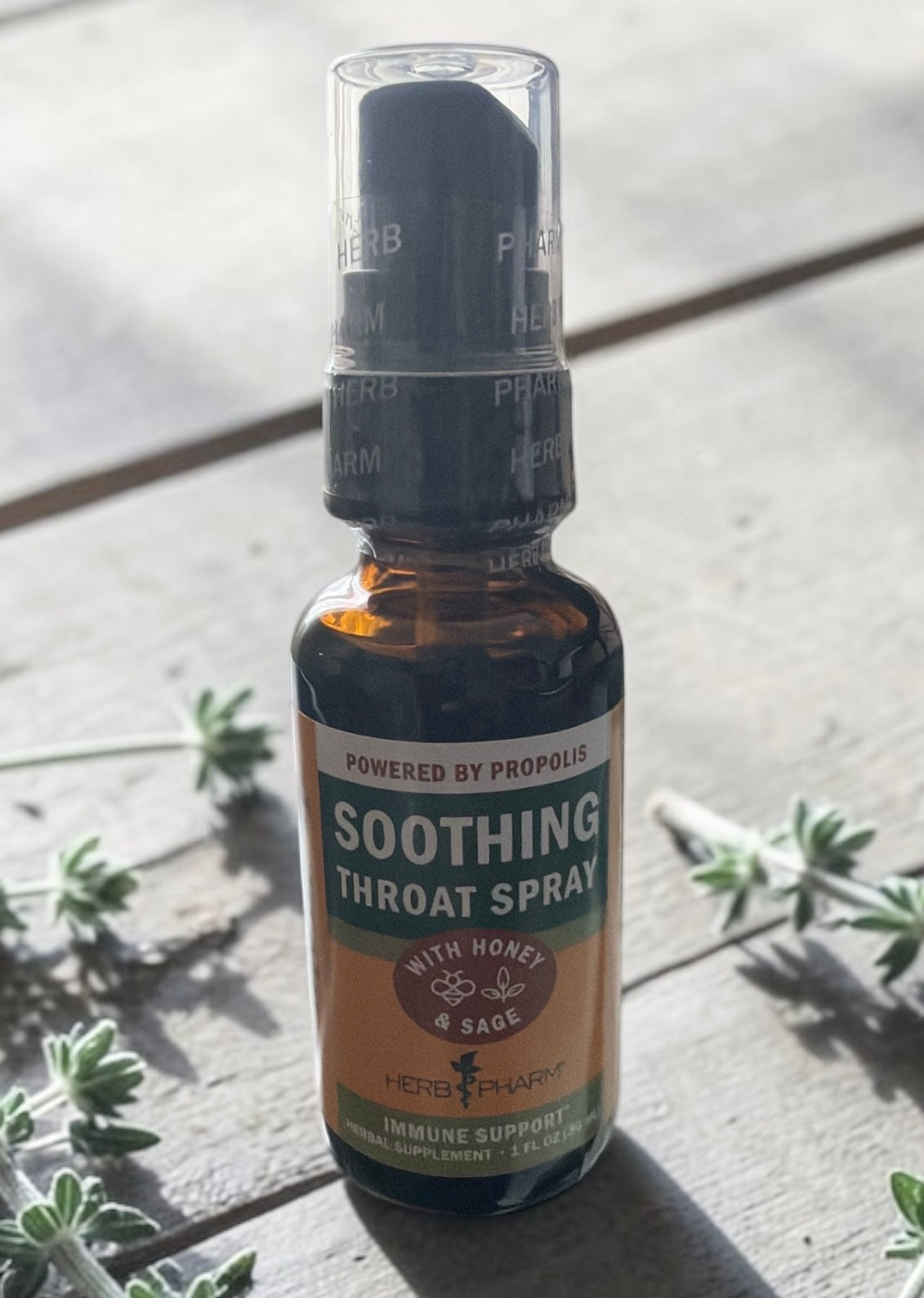 Soothing throat spray bottle front label