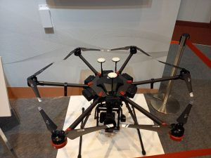 ロケで使用中のドローン