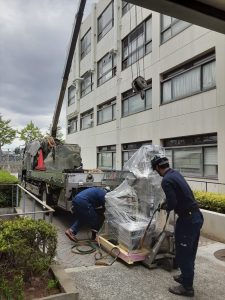 京都支店 大学研究設備の移設作業を実施