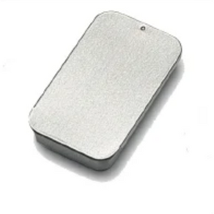 日本製 上代単価240円
156671 ロット60
インクジェット印刷対応
シルク印刷対応
外寸:41✖️71✖️厚み 13mm
素材:テインフリースチール(MSシルバー)
蓋:スライド式