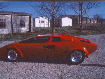 Sienna Countach LP500 replica