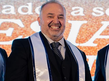 Jerry Flores_edited.jpg